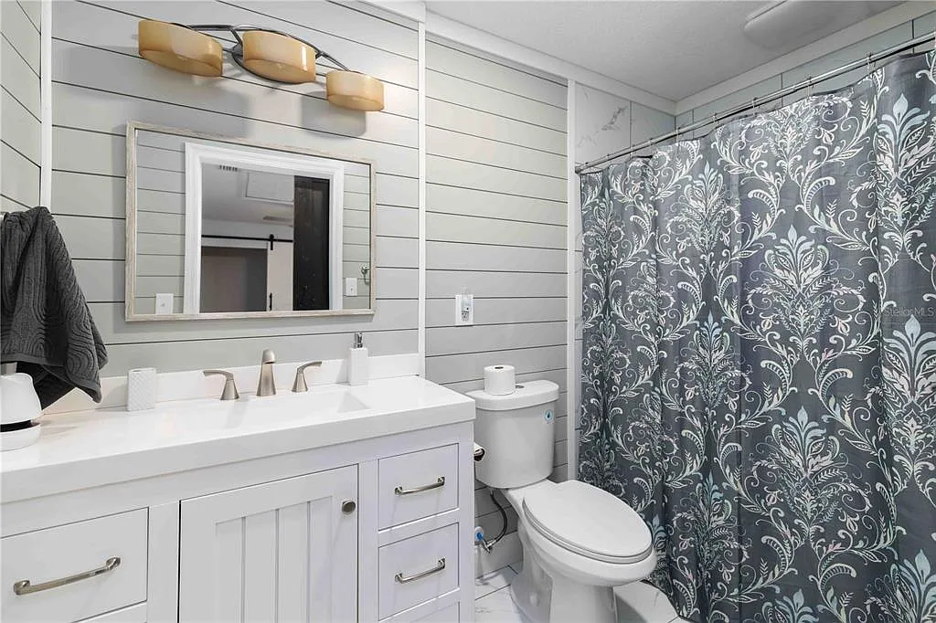 Reality Real Estate Professionals Monroe Mi Bath 1