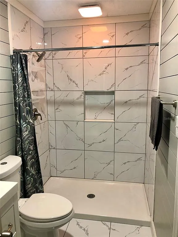 Reality Real Estate Professionals Monroe Mi Bath 2