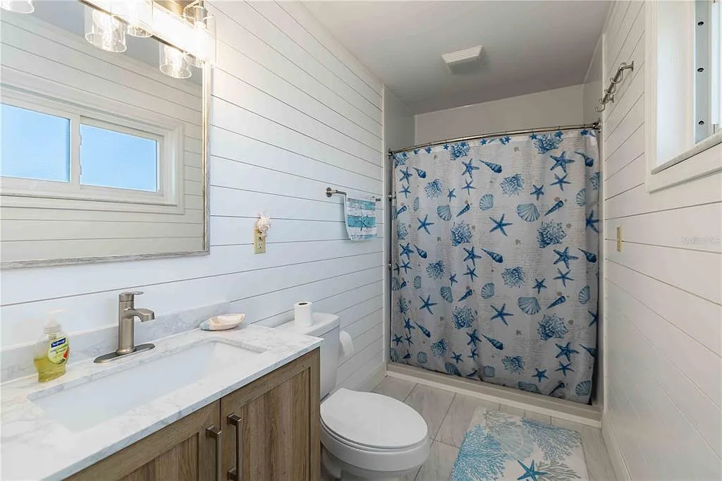 Reality Real Estate Professionals Monroe Mi Bath 4