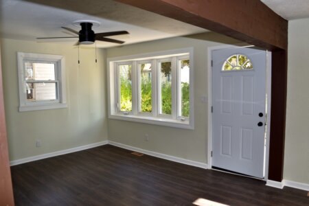 Reality Real Estate Professionals Monroe Mi Living Room 3