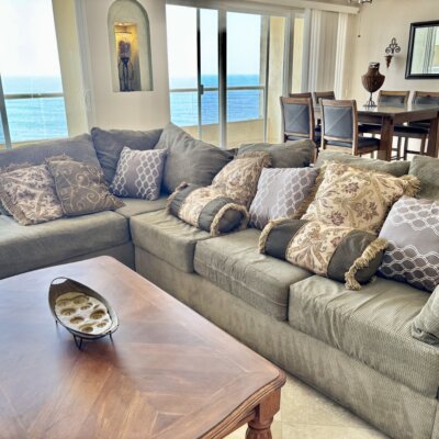 Baja Brokers Plaza Oceana Bcn Img 4877