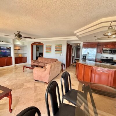 Baja Brokers Plaza Oceana Bcn Jenifer Mendoza Plaza Oceana Bcn Img 3978